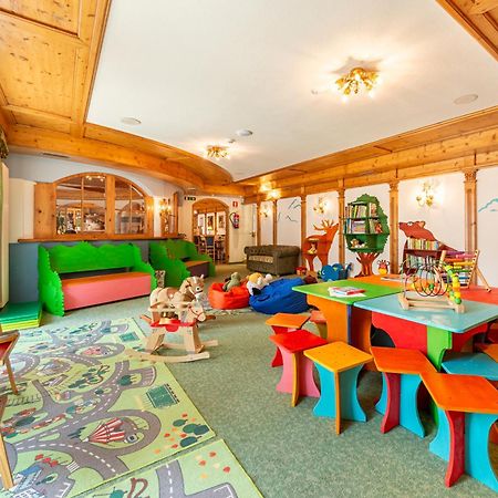 Residence Pez Gajard San Martino Di Castrozza Exterior photo