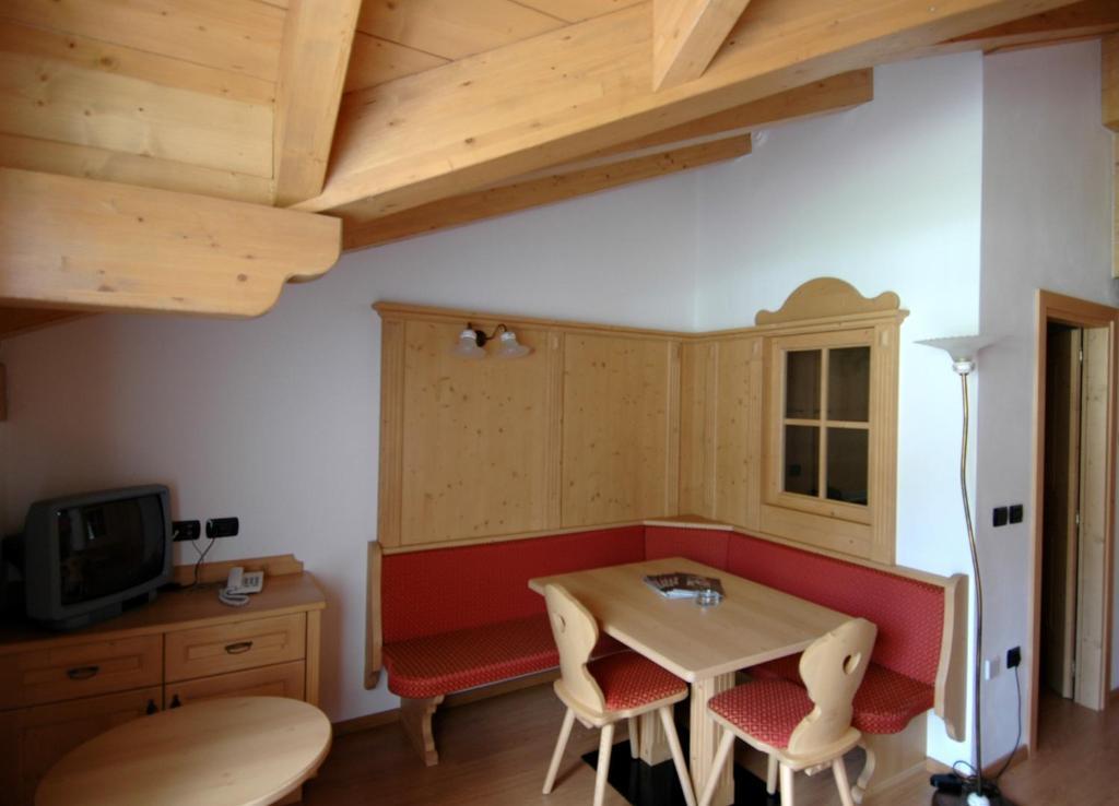 Residence Pez Gajard San Martino Di Castrozza Room photo