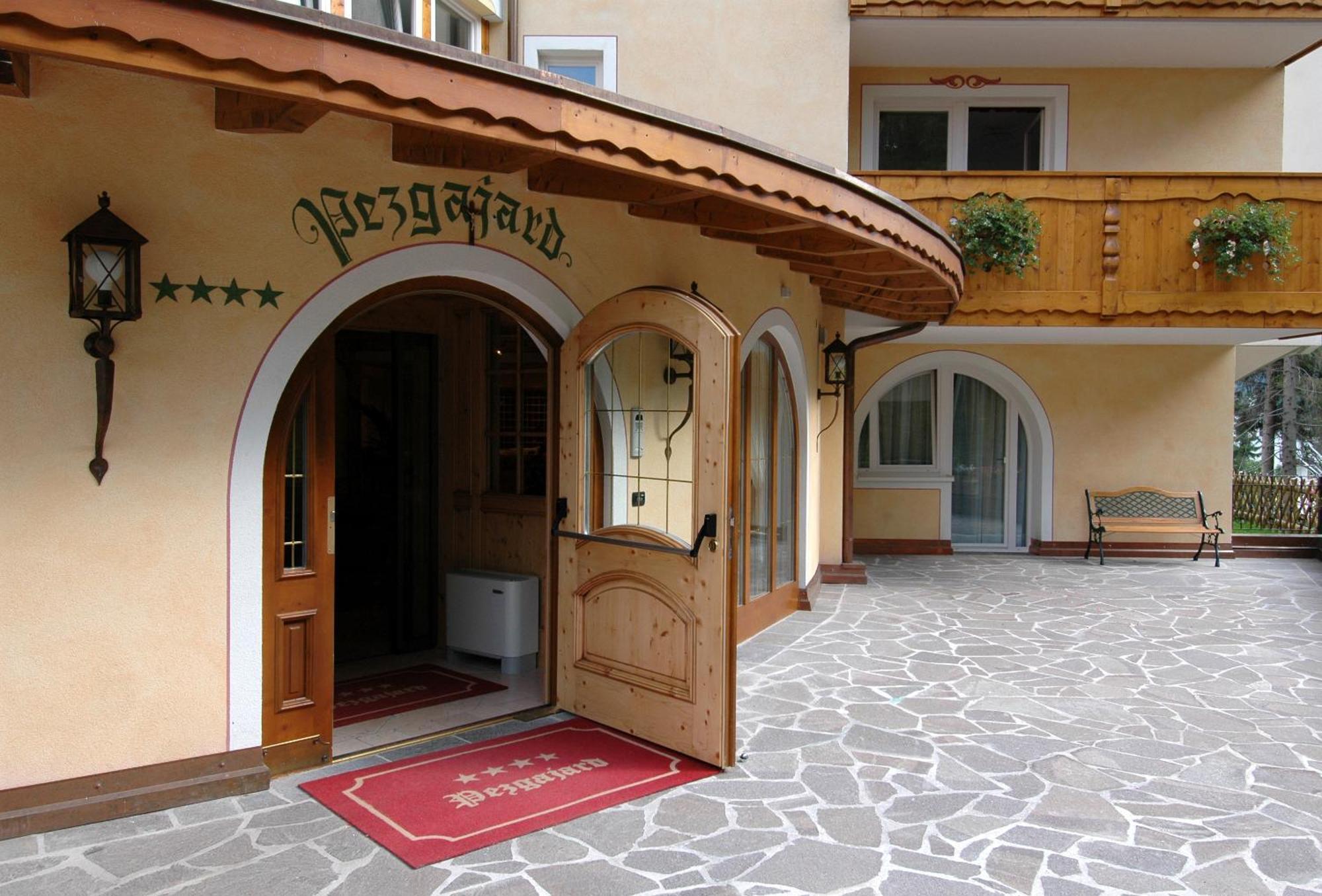 Residence Pez Gajard San Martino Di Castrozza Exterior photo
