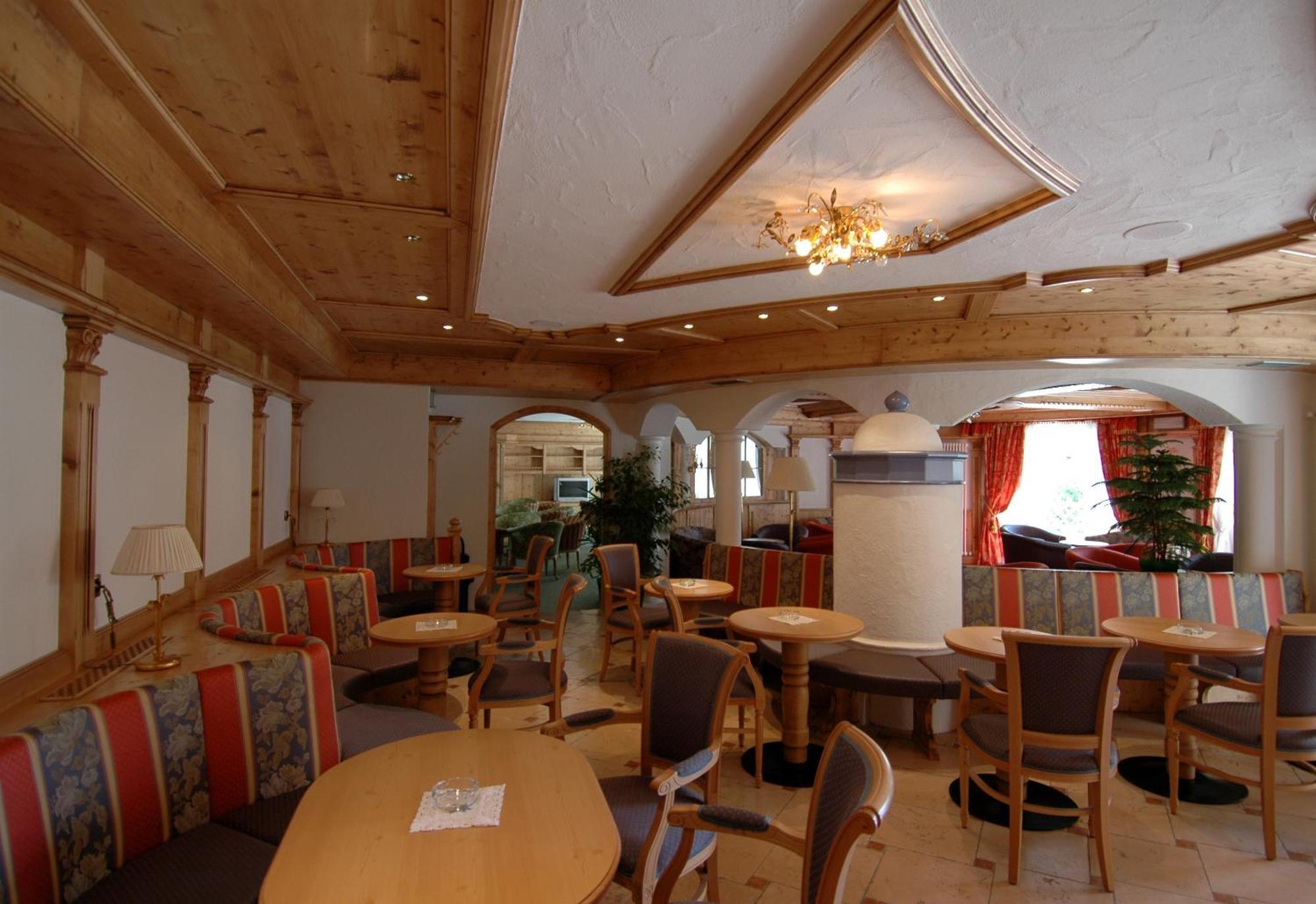 Residence Pez Gajard San Martino Di Castrozza Exterior photo