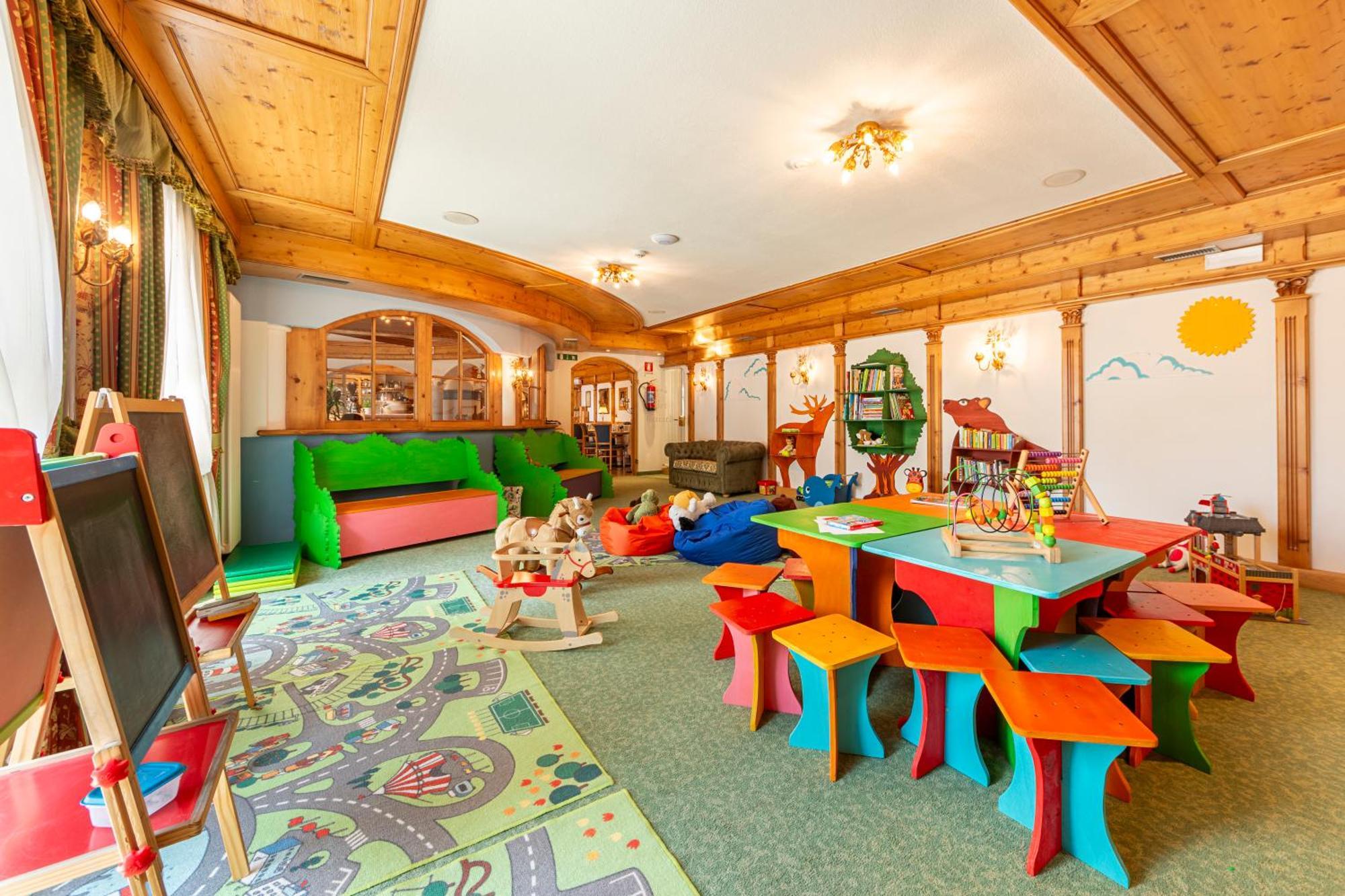 Residence Pez Gajard San Martino Di Castrozza Exterior photo
