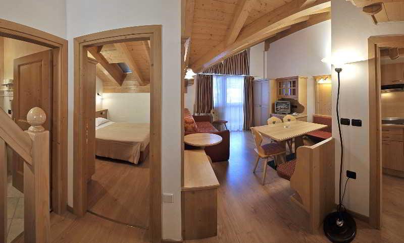 Residence Pez Gajard San Martino Di Castrozza Exterior photo