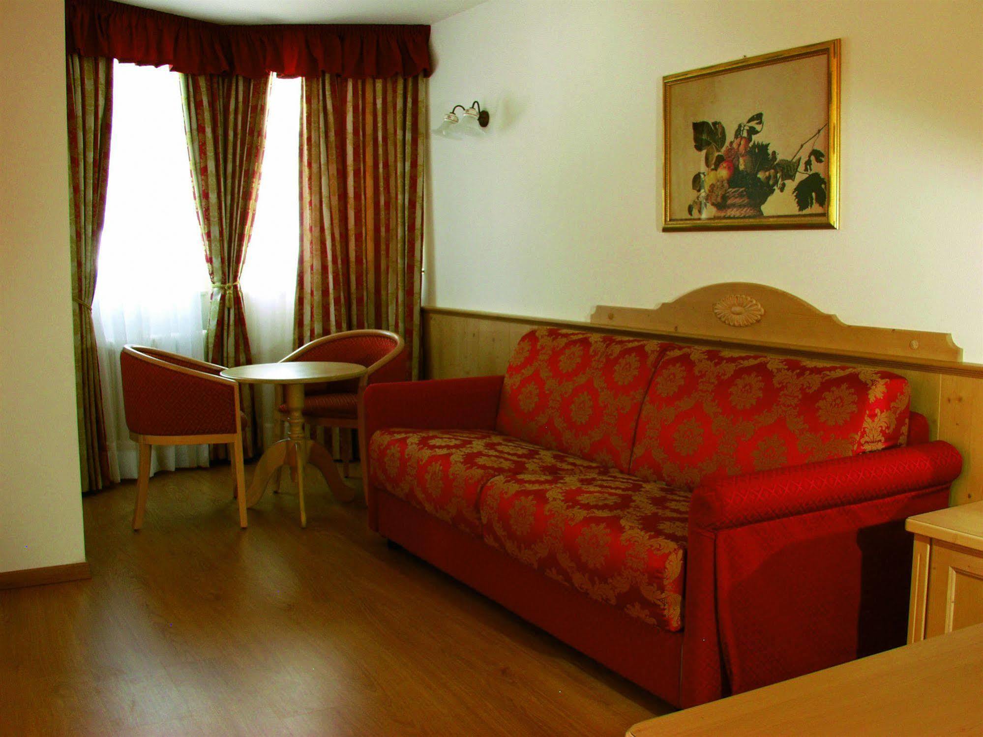 Residence Pez Gajard San Martino Di Castrozza Exterior photo