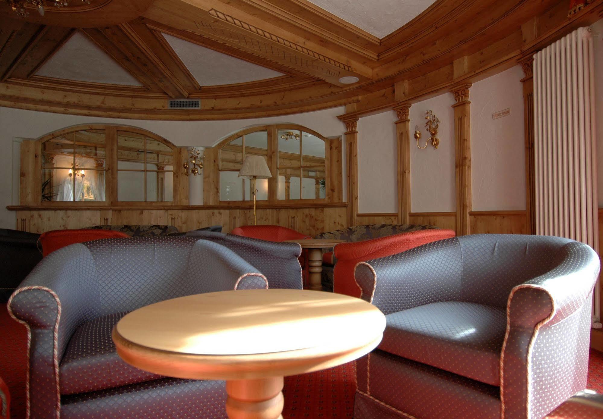 Residence Pez Gajard San Martino Di Castrozza Exterior photo
