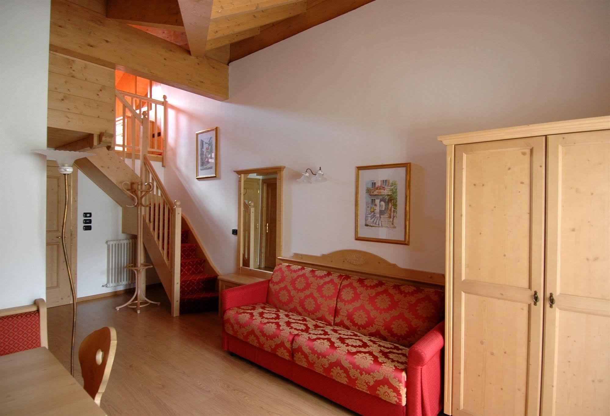 Residence Pez Gajard San Martino Di Castrozza Exterior photo