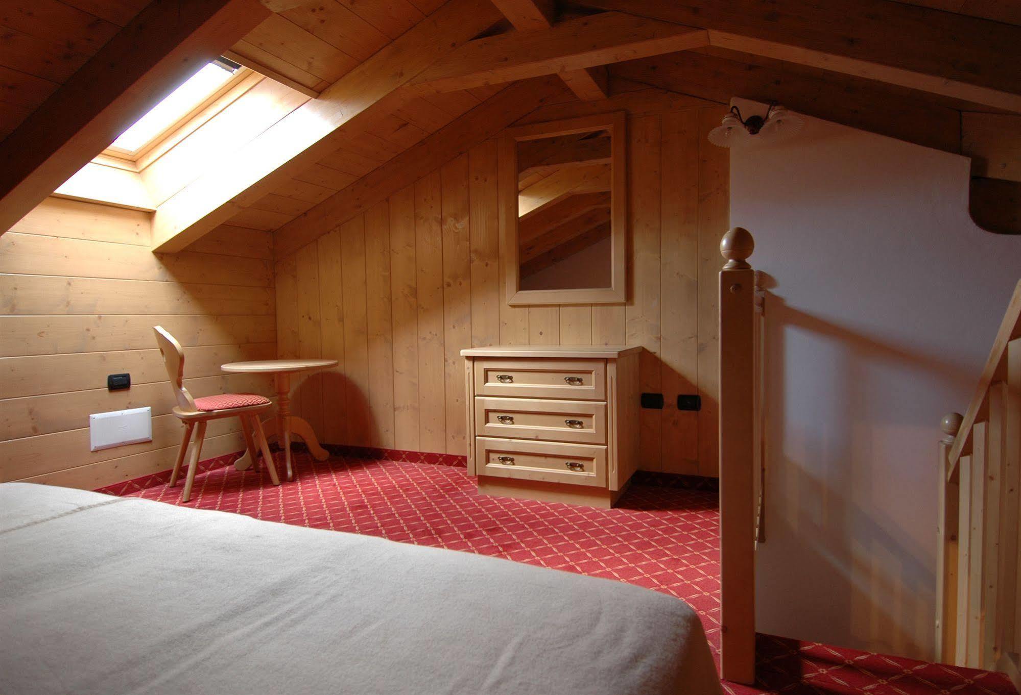 Residence Pez Gajard San Martino Di Castrozza Exterior photo