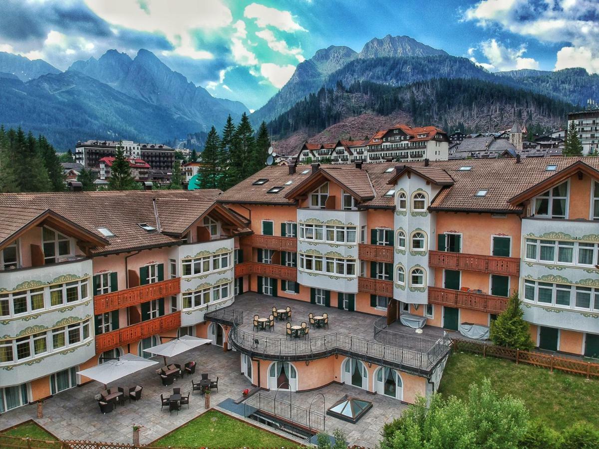 Residence Pez Gajard San Martino Di Castrozza Exterior photo